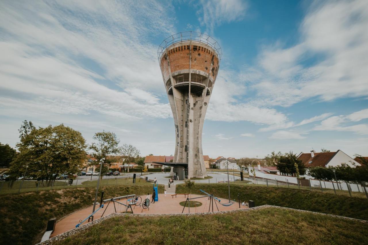 Apartman Stari Toranj Vukovar Exterior foto